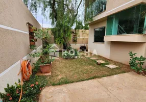 Foto 1 de Sobrado com 2 Quartos à venda, 112m² em Caranda Bosque, Campo Grande