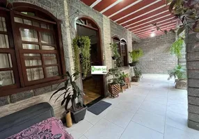 Foto 1 de Casa com 4 Quartos à venda, 137m² em Teixeira Dias Barreiro, Belo Horizonte