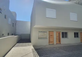 Foto 1 de Sobrado com 2 Quartos à venda, 60m² em Nossa Sra. das Graças, Caxias do Sul