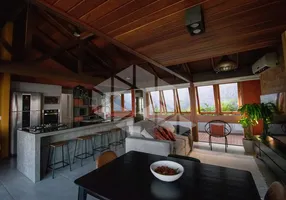 Foto 1 de Casa com 3 Quartos para alugar, 250m² em Lagoa da Conceição, Florianópolis