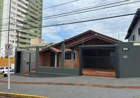 Foto 1 de Casa com 4 Quartos para alugar, 220m² em Santa Fé, Campo Grande