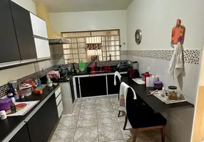 Foto 1 de Casa com 2 Quartos à venda, 132m² em Jardim Planalto, Presidente Prudente