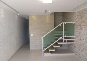 Foto 1 de Sobrado com 3 Quartos para alugar, 200m² em Jardim Mariliza, São Paulo