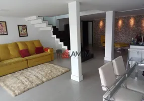 Foto 1 de Casa com 2 Quartos à venda, 205m² em Maralegre, Niterói