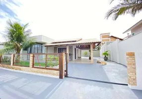 Foto 1 de Casa com 2 Quartos à venda, 130m² em Praia de Armacao, Penha