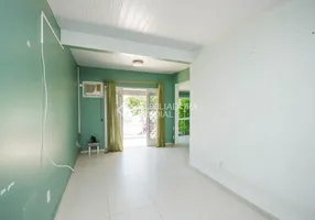 Foto 1 de Casa com 4 Quartos para alugar, 98m² em Hípica, Porto Alegre