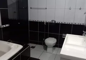 Foto 1 de Sobrado com 3 Quartos à venda, 350m² em Vila Redenção, Goiânia