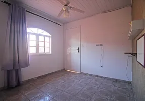 Foto 1 de Casa com 2 Quartos à venda, 60m² em Pinheirinho, Curitiba