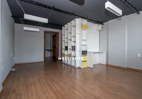 Foto 1 de Sala Comercial à venda, 130m² em Três Figueiras, Porto Alegre