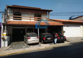 Foto 1 de Casa com 6 Quartos à venda, 300m² em Jardim Araruama, Cotia