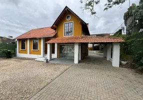 Foto 1 de Casa com 3 Quartos para alugar, 300m² em América, Joinville