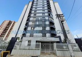 Foto 1 de Apartamento com 3 Quartos à venda, 198m² em Treze de Julho, Aracaju