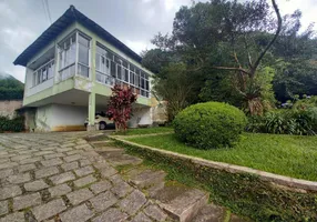 Foto 1 de Casa com 4 Quartos à venda, 2217m² em Cascata dos Amores, Teresópolis