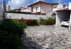Foto 1 de Casa com 4 Quartos à venda, 440m² em Pituba, Salvador