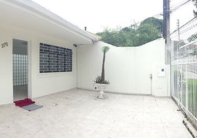 Foto 1 de Casa com 4 Quartos para alugar, 110m² em Mercês, Curitiba