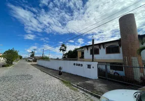 Foto 1 de Sobrado com 4 Quartos à venda, 492m² em Candelária, Natal