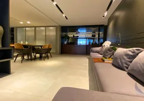 Foto 1 de Apartamento com 3 Quartos à venda, 131m² em Beira Mar, Florianópolis