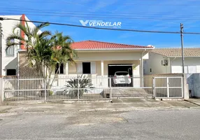 Foto 1 de Casa com 4 Quartos à venda, 229m² em Centro, Capivari de Baixo