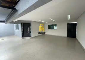 Foto 1 de Casa com 3 Quartos à venda, 300m² em Custódio Pereira, Uberlândia