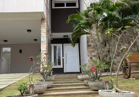 Foto 1 de Casa de Condomínio com 4 Quartos à venda, 300m² em Jardim Imperial, Cuiabá