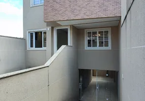 Foto 1 de Sobrado com 3 Quartos para alugar, 130m² em Santa Cândida, Curitiba