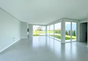 Foto 1 de Casa de Condomínio com 4 Quartos à venda, 301m² em Centro, Torres