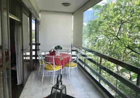 Foto 1 de Apartamento com 4 Quartos à venda, 250m² em Lagoa, Rio de Janeiro