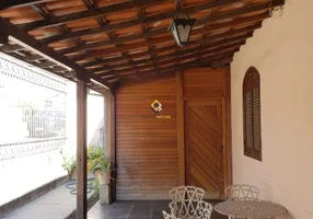Foto 1 de Casa com 4 Quartos à venda, 300m² em Novo Glória, Belo Horizonte