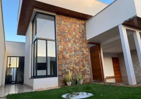 Foto 1 de Casa com 3 Quartos à venda, 190m² em Residencial Setor da Mansoes, Trindade