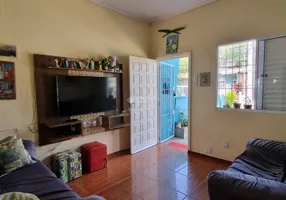 Foto 1 de Casa com 2 Quartos à venda, 75m² em Cel. Aparício Borges, Porto Alegre