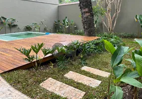 Foto 1 de Casa com 3 Quartos à venda, 380m² em Jardim Petrópolis, São Paulo