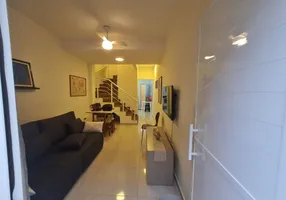 Foto 1 de Casa com 2 Quartos à venda, 60m² em Boqueirão, Praia Grande