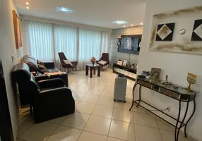 Foto 1 de Casa de Condomínio com 3 Quartos à venda, 289m² em Jardins Madri, Goiânia