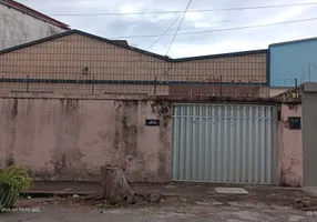 Foto 1 de Casa com 3 Quartos à venda, 215m² em Benfica, Fortaleza