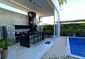 Foto 1 de Casa de Condomínio com 3 Quartos à venda, 360m² em Gávea, Uberlândia