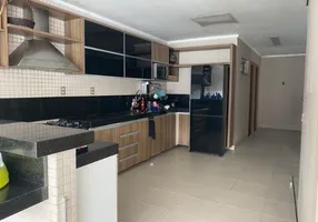 Foto 1 de Casa de Condomínio com 2 Quartos à venda, 450m² em Tarumã, Manaus