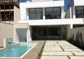 Foto 1 de Casa de Condomínio com 4 Quartos à venda, 300m² em Barra da Tijuca, Rio de Janeiro