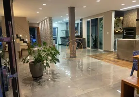 Foto 1 de Casa de Condomínio com 3 Quartos à venda, 300m² em Central Parque, Contagem