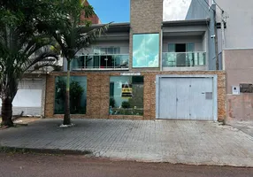 Foto 1 de Sobrado com 3 Quartos à venda, 288m² em Canadá, Cascavel