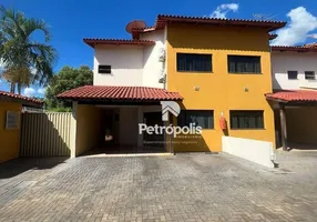 Foto 1 de Sobrado com 3 Quartos à venda, 234m² em Plano Diretor Sul, Palmas