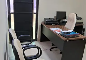 Foto 1 de Sala Comercial com 3 Quartos para alugar, 80m² em Jardim Shangri La, Cuiabá