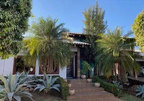 Foto 1 de Casa com 7 Quartos à venda, 785m² em Jardim Itália, Cuiabá