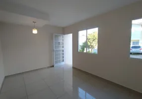 Foto 1 de Casa de Condomínio com 3 Quartos para venda ou aluguel, 90m² em Jardim Belizário, Cotia