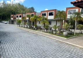 Foto 1 de Casa de Condomínio com 2 Quartos à venda, 125m² em Freguesia da Escada, Guararema