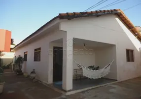 Foto 1 de Casa com 3 Quartos para alugar, 253m² em Vila Santo Antonio, São José do Rio Preto