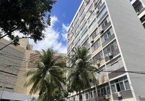 Foto 1 de Apartamento com 3 Quartos à venda, 130m² em Barra, Salvador