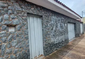 Foto 1 de Casa com 2 Quartos à venda, 337m² em Vila Aparecida, Franca