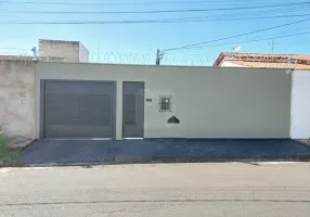 Foto 1 de Casa com 3 Quartos para alugar, 110m² em Presidente Roosevelt, Uberlândia