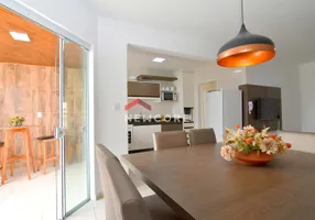 Foto 1 de Apartamento com 3 Quartos à venda, 95m² em Mar Grosso, Laguna