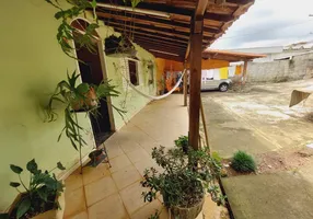 Foto 1 de Casa com 3 Quartos à venda, 207m² em Santa Helena, Belo Horizonte